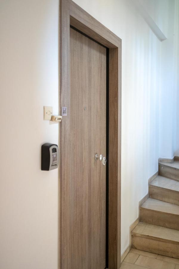 "Daydreamers Flat", Staircase To Neos Kosmos Athen Eksteriør billede